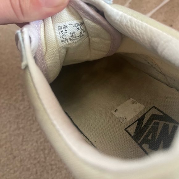 Vans - Picture 5 of 5